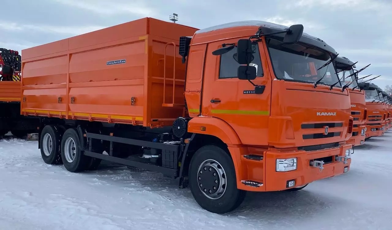 Бортовой автомобиль - зерновоз 68901G-3094-48 (6x4) на шасси КАМАЗ 68901G-3094-48 