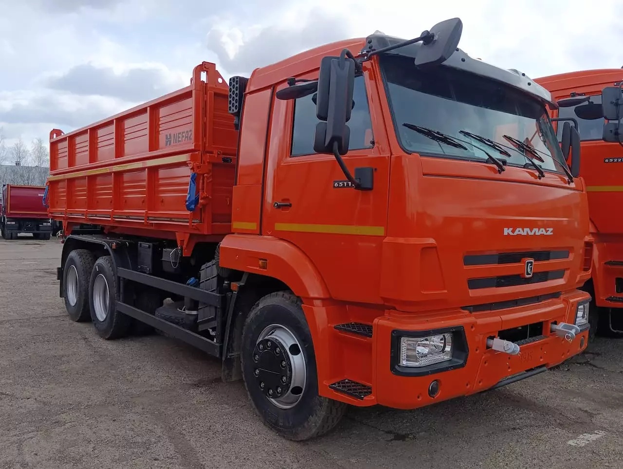 Самосвал с 2-х сторонней разгрузкой 45143-7012-56 (6x4) на шасси КАМАЗ 45143-7012-56 
